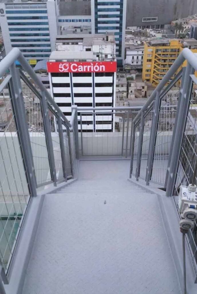 Escalera Metálica